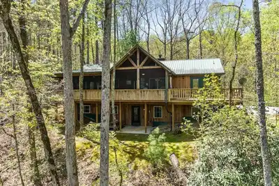 Image de 6bdrm Cabin only 10 mins to Alpine Helen/ Hot Tub/ Firepit/ Game Room/ Satellite