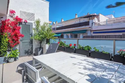 Chic by Hello Homes Sitges
