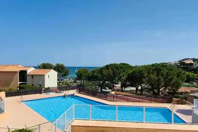 Image de Appartement face à la mer, idéal 4 personnes. Rez de jardin, 2 chambres. Piscine