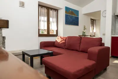 Image de Relaxing dwelling overlooking Lake Maggiore in the historic center of Dormelletto