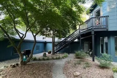 Image de Quirky 5 bedroom home in charming downtown Douglas