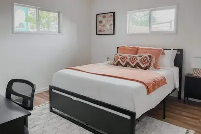 Image de Beautiful Coast Home 3 Minutes From Beach!