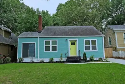 Image de Charming 3-Br/2-Bath house across from park in Kirkwood, Atlanta!