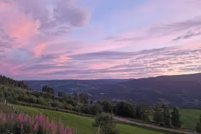 Image de Idyllic cottage on a farm with fantastic views and surrounded by nature.