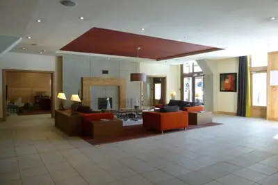 Image de 2ème étage, vue pistes de ski, remise en forme, piscine, terrasse, balcon, parking, télévision
