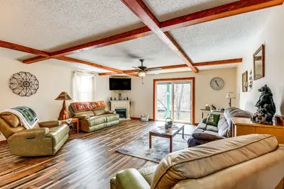 Image de Riverfront Peru Cabin ~ 2 Mi to Lake Champlain!