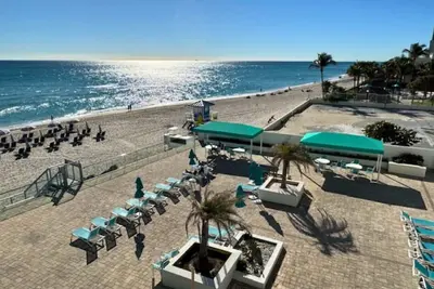 Image de Ocean Front Beach Paradise In South Florida