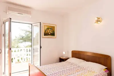 S6 Ćuk Double or triple room with private bathroom