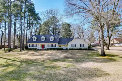 Image de Expansive Texarkana Home w/ Yard: Near Golf!