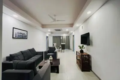 Image de Azalea 501 3bhk Modern Loft