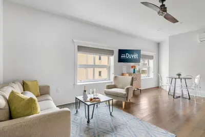 Image de Drayton Suite | In the Heart of King Street!