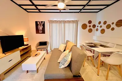 Image de Prime location with treehouse view from top floor unit in Puerto Vallarta.