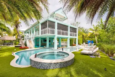 Image de Seaside Serenity: Your Ultimate Getaway Awaits in Key Largo