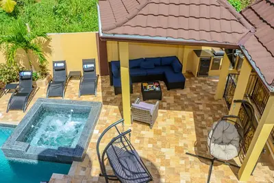Image de Cozy Luxury Hideaway With Free Wifi, Parking, Swimming Pool&Jacuzzi Near Negril 1b