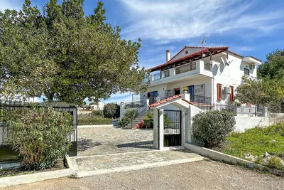 Image de Superbe maison à Theologos avec WiFi