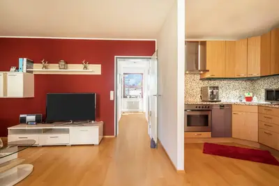Image de Appartement de vacances moderne \"Imelda\" avec balcon, vue sur le lac, Wi-Fi