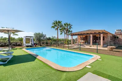 Image de Maison de campagne 'Ses Oliveres' avec vue sur la montagne, Wi-Fi et climatisation