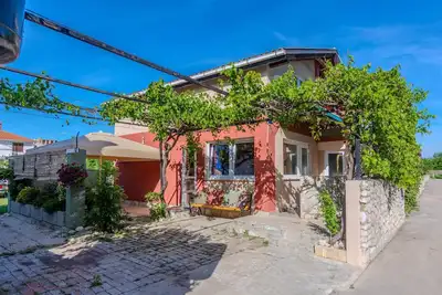Image de Bel appartement Ă Nin avec WiFi