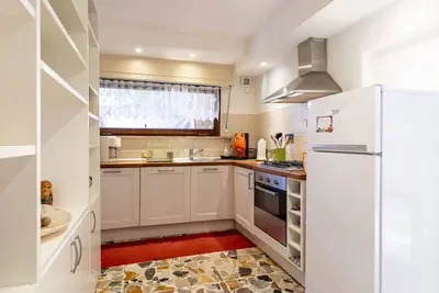 The Nest Of Bounganville - Cozy Apt with Patio!