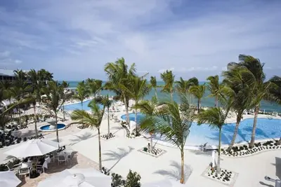 Image de Get Ready for Adventures! 3 Elegant Villa Units, Pools, Beach Access, Restaurant