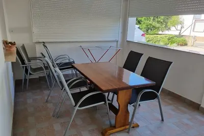 Image de Appartement de deux chambres avec la terrasse Vir (A-22626-a)