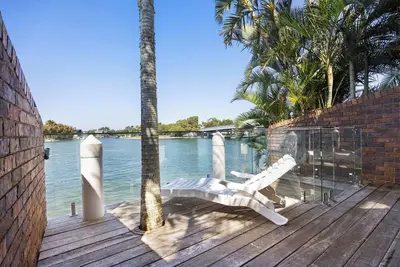 Image de Affordable Riverfront Escape
