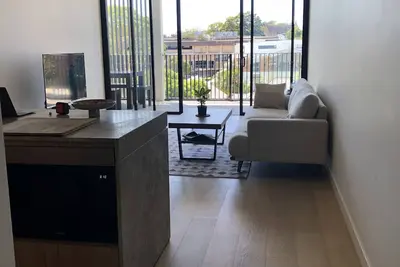 Image de Luxury apartment inner west. mins away from Sydney Cbd