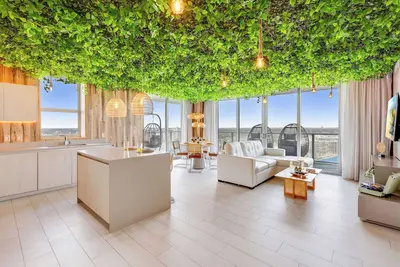 Image de Escape Above It All: 2br w/ Pool & Views