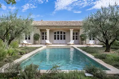 Image de Mas de charme luxueux avec piscine et 3 chambres à Gordes