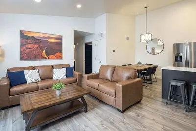 Image de 6k Top Floor Moab RedCliff Condo, Pool & Hot Tub