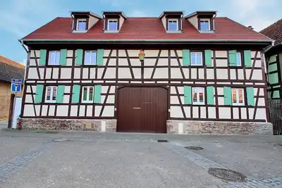 Image de Maison rénovée avec 3 chambres, terrasse et parking, à 17 min de Strasbourg