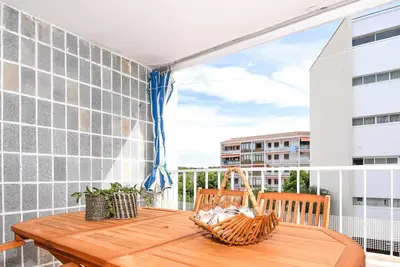 Image de Appartement 3 Chambres, à 10m de la Plage avec Wifi et Parking