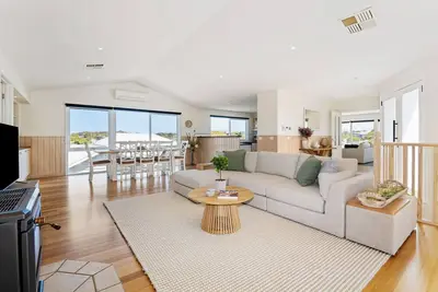 Image de Comfort and splendour between the surf and the bay
