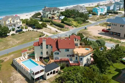 Cinco de Mayo: Semi-Oceanfront | Pool and Hot Tub