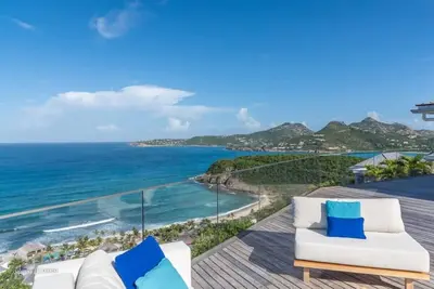 Image de Warm and Charming Villa Overlooking Anse Des Cayes Beach