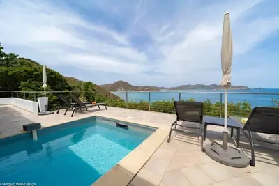 Warm and Relaxing Villa to Enjoy Scenic Ocean View