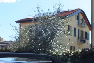 Image de All comforts, 10 minutes from downtown, quiet area, private parking space