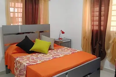 Image de 10 minuti dal aereoporto. Porta tutta la famiglia in questa fantastica casa