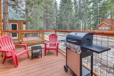 Image de Cozy Lake Almanor Cabin, Outdoor Adventures Galore