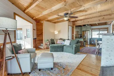 Image de Mountaintop Blue Ridge Cabin: 2 Mi to Downtown