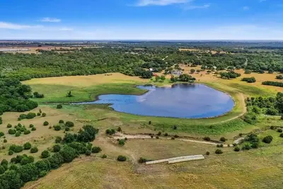 Image de [Eclipse Amenities Included]142 Acre Ranch Glamping Tent 5