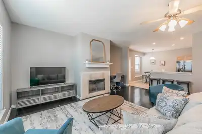 Image de Charming 3-bedroom house in Roanoke -  Unique dining Capitol of Texas!