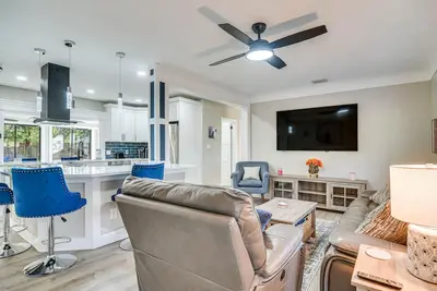 Image de Serene St Petersburg Home w/ Private Hot Tub