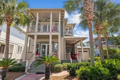 Image de Seacrest family retreat ~Pet Friendly ~Sleeps 12!