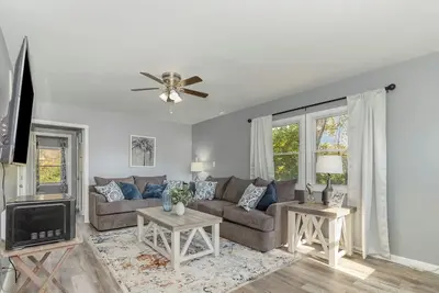 Image de Furnished Ranch Home with Free washer and dryer