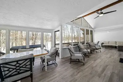 Image de White Tail Run & Eagles Nest At Heron Hill Retreat 2 Hot Tubs On Lake!