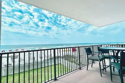 Image de Gulf Front Ocean Breeze East 204-Pool-Free Daily Activities