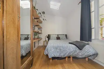 Image de 4-bedroom apartment in stunning Paris neighborhood direct train from airport