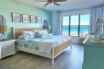 Image de Luxury Beachfront Oasis on Hutchinson Island: Relax & Unwind in Comfort