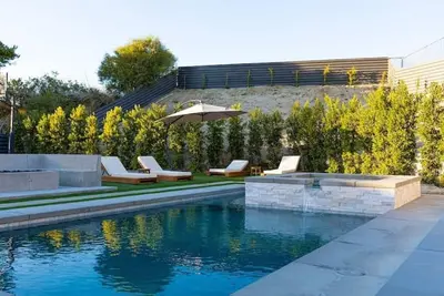 Image de Desert Private Resort Style Home With Pool, Spa and Basketball Court